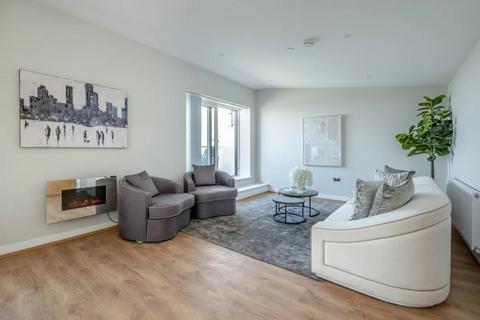 3 bedroom penthouse to rent, Sky Sail House, 4 Mast Quay, London SE18