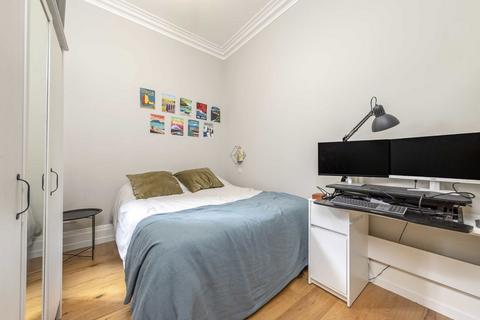 2 bedroom flat to rent, Chesterton Road, London W10