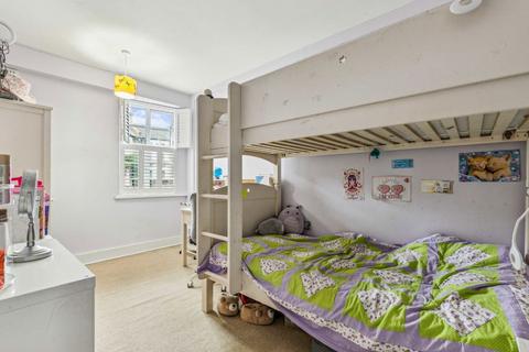 2 bedroom flat for sale, Sutton Lane North, London W4