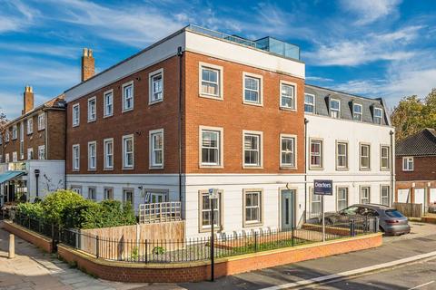 undefined, Shrewsbury Walk, Isleworth TW7