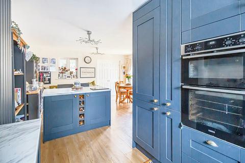 4 bedroom semi-detached house for sale, Avenue De Gien, Malmesbury, SN16