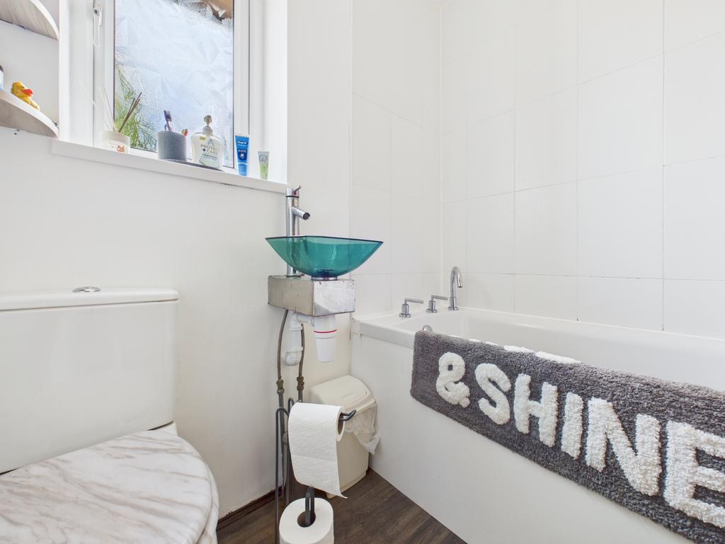 Cam03729 g0 pr0163 still006