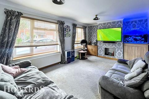 3 bedroom detached house for sale, Fern Gardens, Belton