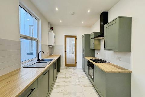 3 bedroom terraced house for sale, Broomfield Street, Caerphilly, CF83 1FY