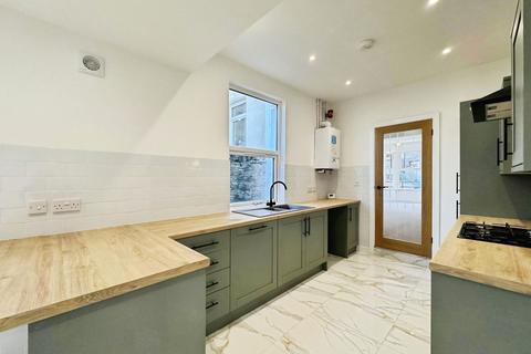 3 bedroom terraced house for sale, Broomfield Street, Caerphilly, CF83 1FY