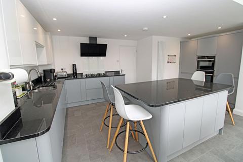 5 bedroom terraced house for sale, The Green, Overton RG25