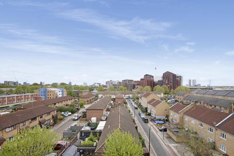 1 bedroom apartment for sale, Barrell Makers House, London, E14
