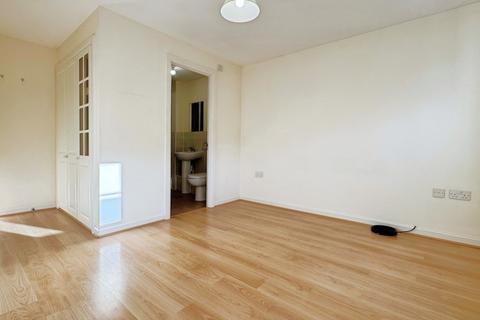 undefined, Winnersh RG41