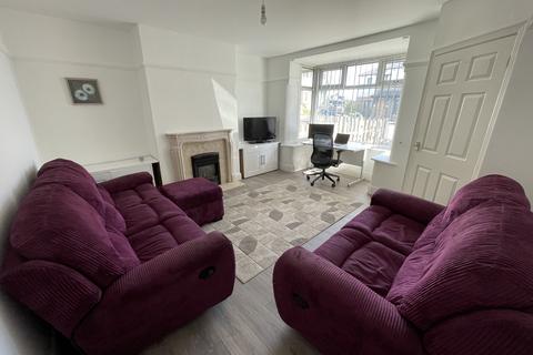 3 bedroom semi-detached house for sale, Woodlands Avenue, Queensbury BD13