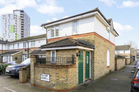 Fallow Court, London SE16