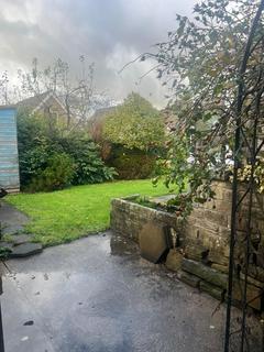 3 bedroom detached house to rent, Holmcliffe Avenue, Huddersfield HD4