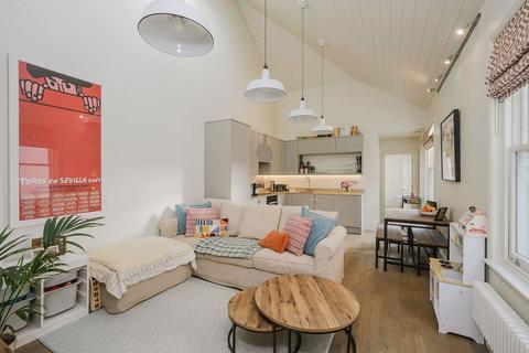 2 bedroom flat for sale, Durham Road, London SW20