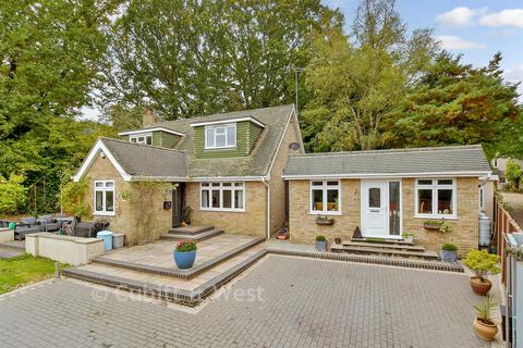 undefined, Snow Hill, Copthorne, West Sussex