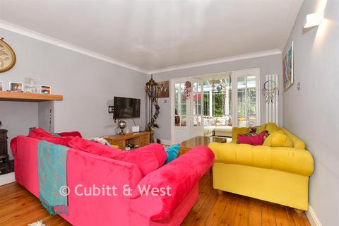 undefined, Snow Hill, Copthorne, West Sussex