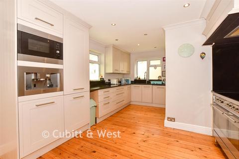 undefined, Snow Hill, Crawley Down RH10