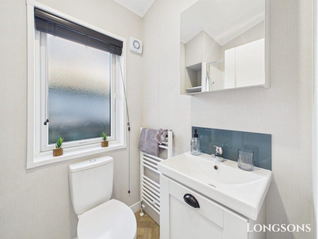 Cam02173g0 Pr0277 Still070