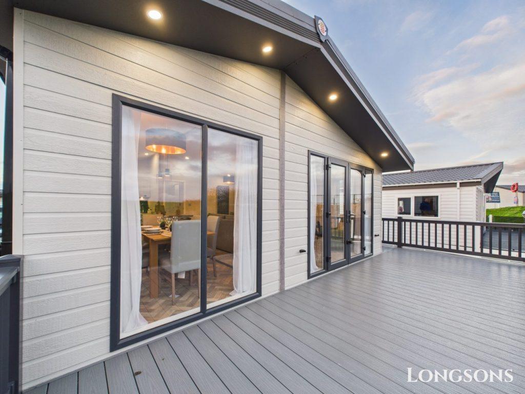 Cam02173g0 Pr0277 Still077