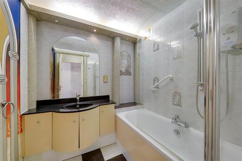 2 bedroom flat for sale, Boundary Road, Worthing BN11