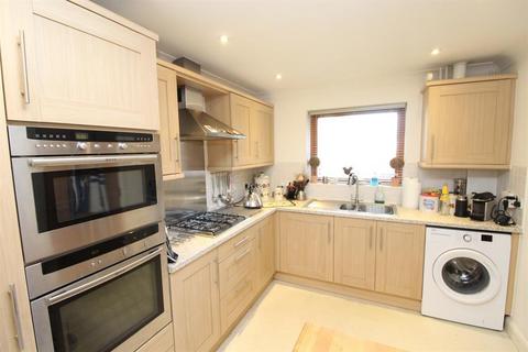 undefined, Lake Corner, New Milton, Hampshire, BH25 5GS