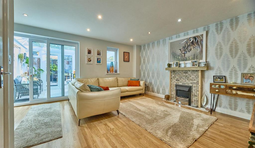 Lounge Dining Room to rear