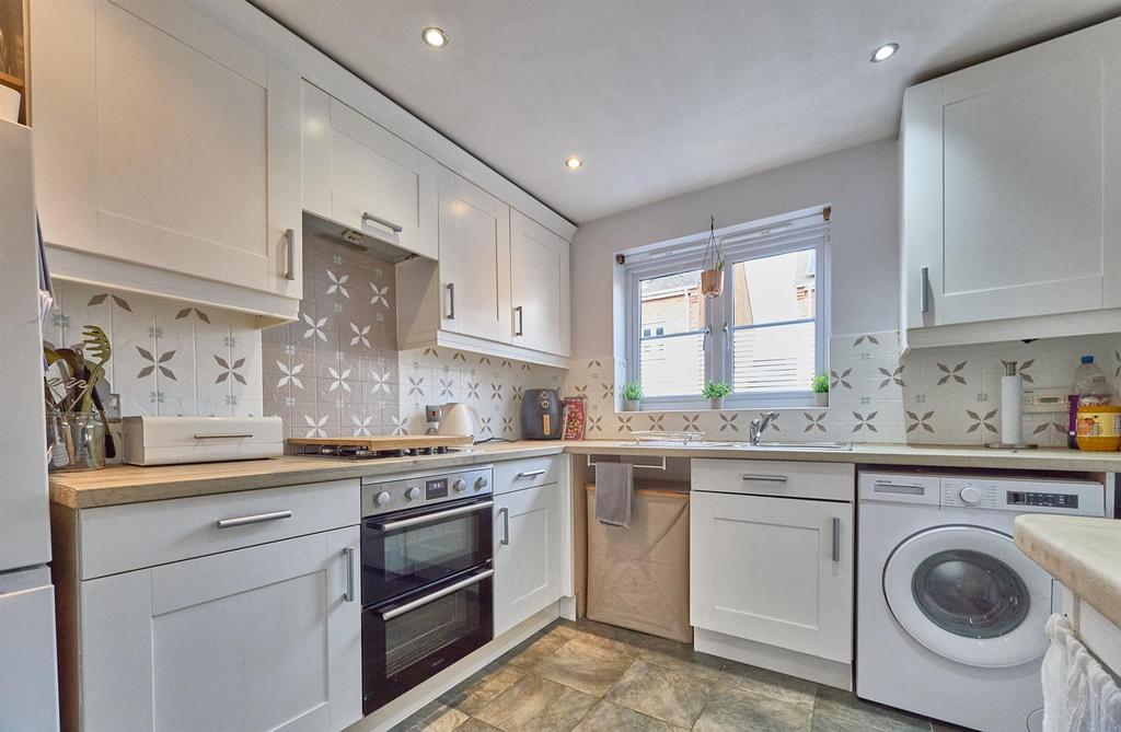Kitchen to front