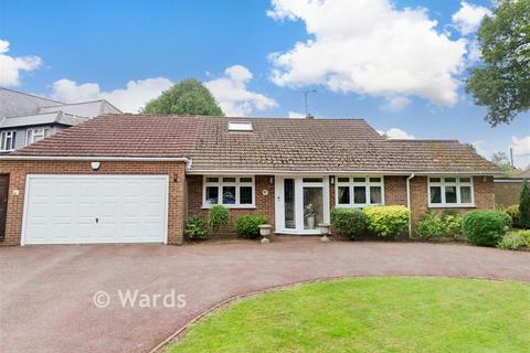 3 bedroom chalet for sale, Blue Bell Hill, Chatham, Kent