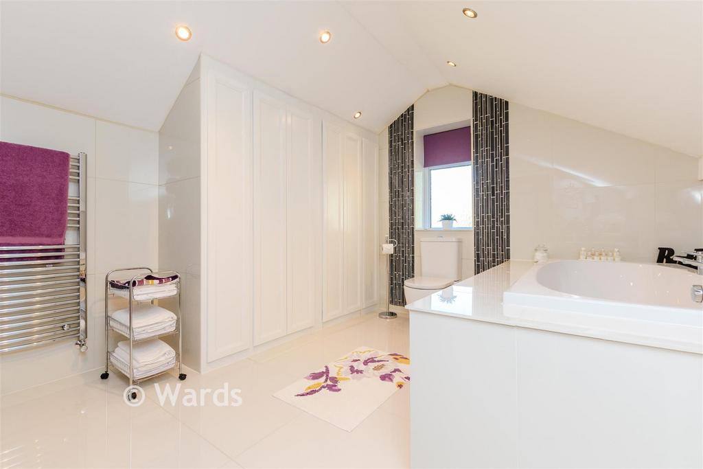 En-Suite Bathroom