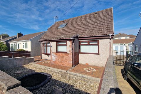 3 bedroom detached house for sale, Oaklands Avenue, Bridgend CF31