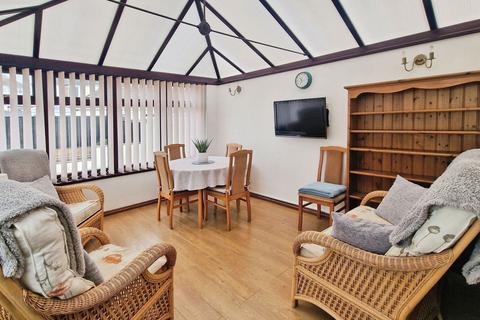 3 bedroom detached house for sale, Oaklands Avenue, Bridgend CF31