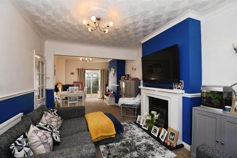 undefined, Belgrave Drive, Hull