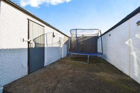 undefined, Belgrave Drive, Hull