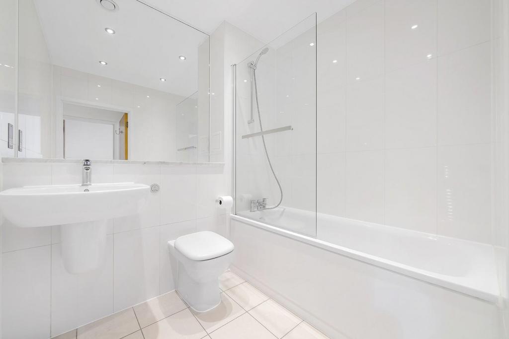 Bathroom.JPG