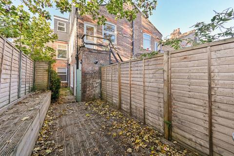 Byegrove Road, Colliers Wood, London, SW19