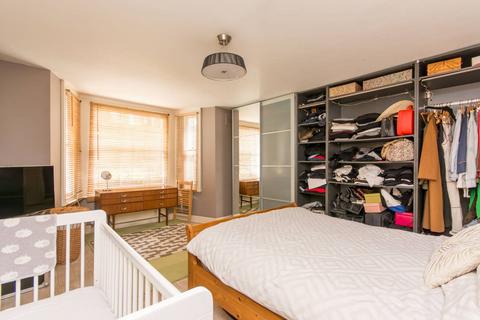 2 bedroom maisonette for sale, Hammersmith Grove, Brackenbury Village, London, W6
