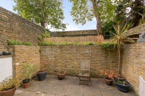 2 bedroom maisonette for sale, Hammersmith Grove, Brackenbury Village, London, W6