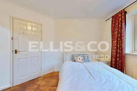 undefined, Forty Avenue, Wembley, HA9