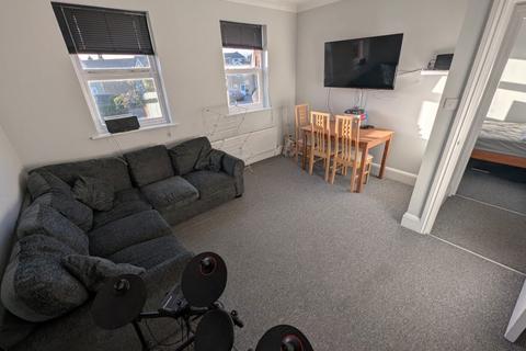2 bedroom apartment to rent, Mill Hill Road, Cowes, Isle of Wight
