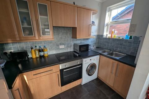2 bedroom apartment to rent, Mill Hill Road, Cowes, Isle of Wight