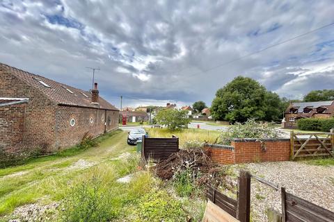 undefined, Lamb Row, Rudston, Driffield, East Riding of Yorkshire, YO25 4UE