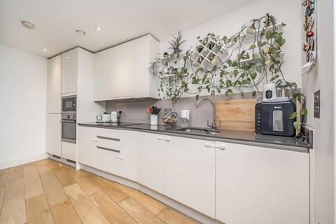 undefined, Narrowboat Avenue, Brentford TW8