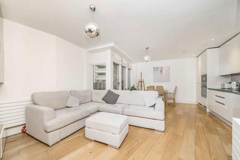 undefined, Narrowboat Avenue, Brentford TW8