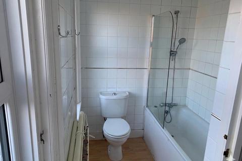 3 bedroom flat to rent, St. Mildreds Road, Westgate-On-Sea