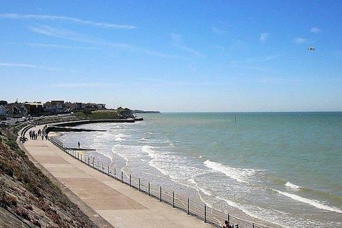 3 bedroom flat to rent, St. Mildreds Road, Westgate-On-Sea