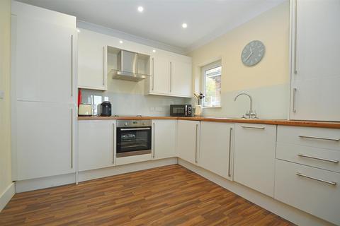 2 bedroom flat for sale, STUNNING SEA VIEWS * SHANKLIN SEAFRONT