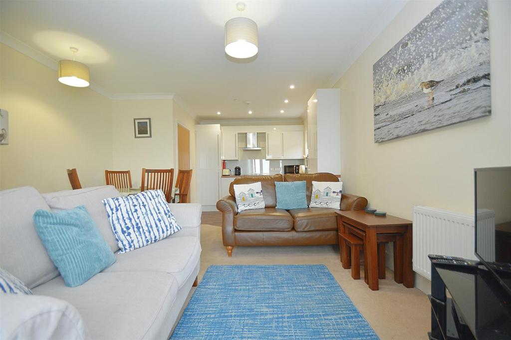 Resized Lounge5.jpg