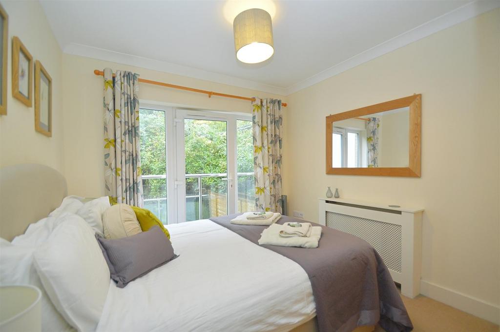 Resized Bed1a.jpg