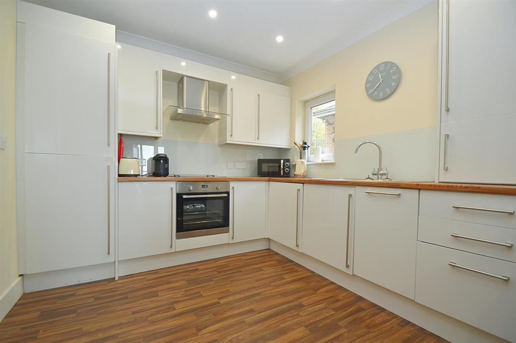Resized Kitchen1.jpg