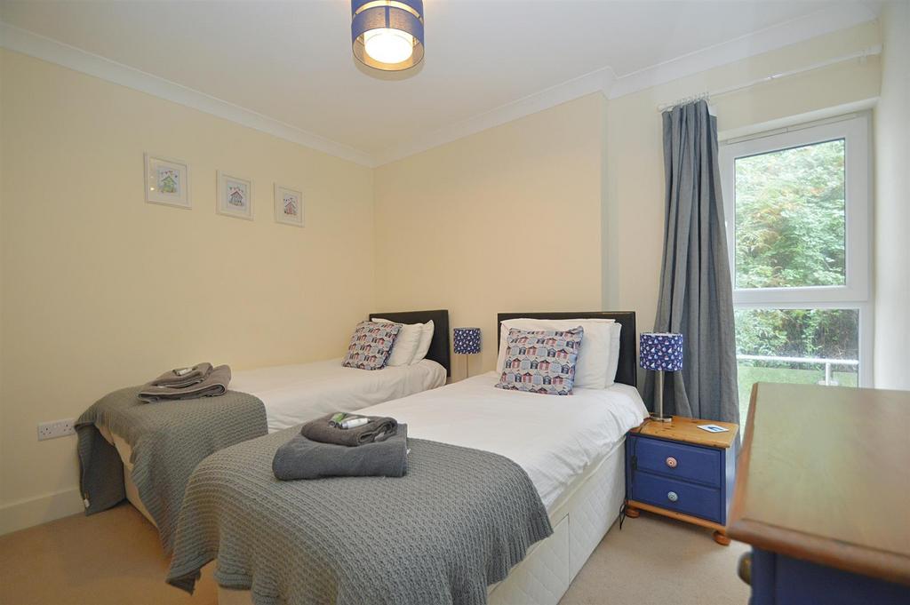 Resized Bed2a.jpg