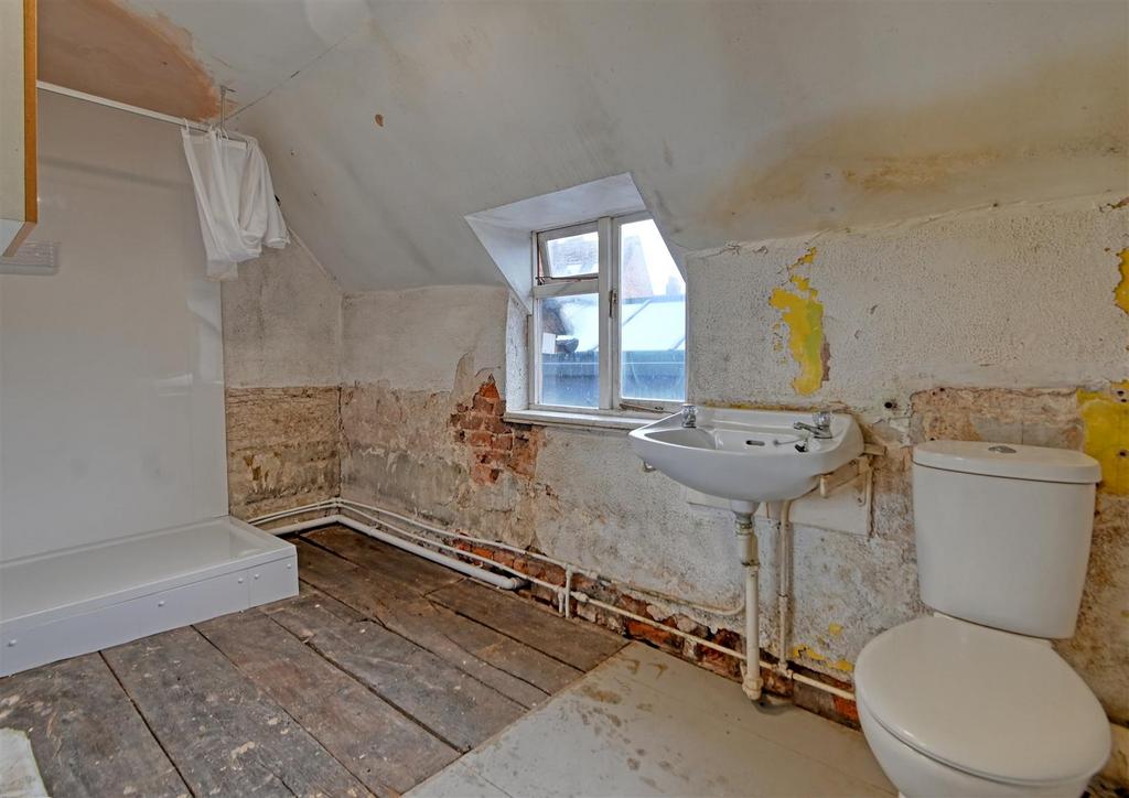 16 St Leonards Close-6.jpg