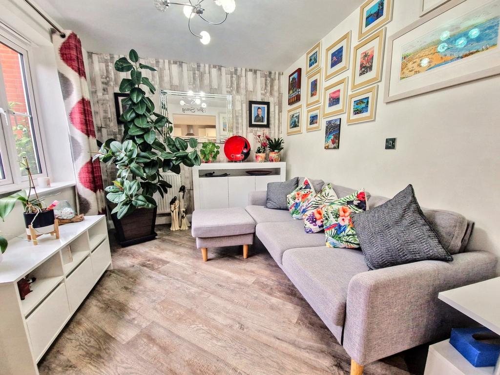 Snug/Dining Room